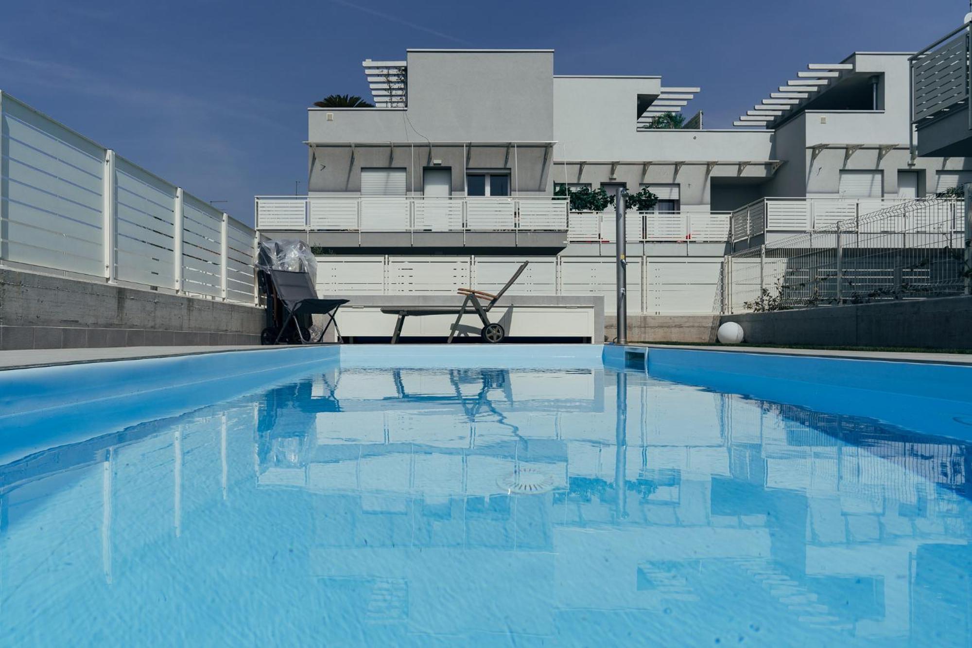 The - Luxury With Pool Apartment